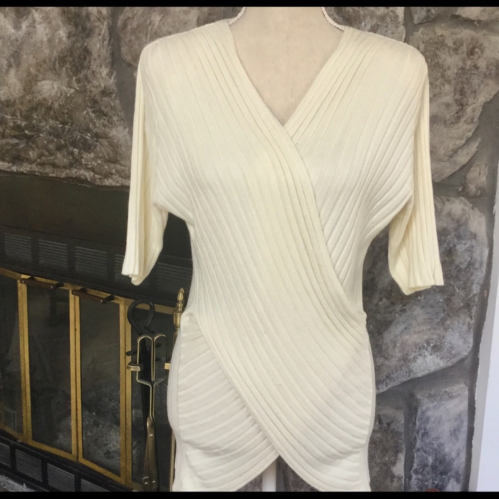Short sleeve knit top